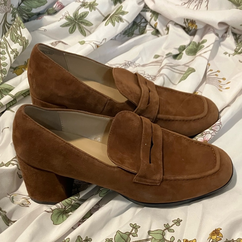Vintage suede chunky heel loafers
